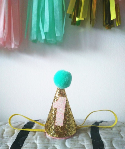 Zēna un meitenes pirmā 1. dzimšanas dienas cepure zelta viena divi trīs gadus veca mirdzoša princeses cepure matu aksesuārs