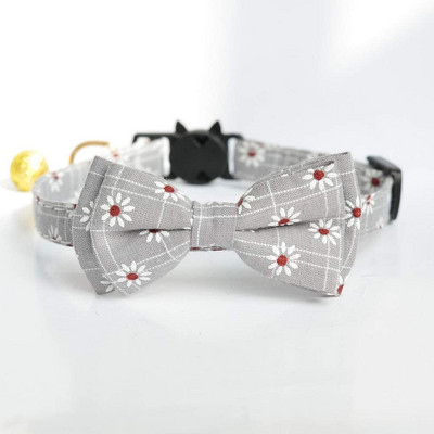 Kaķa kaklasiksna Breakaway ar zvaniņu un tauriņu ziedu rakstu ar ziedu rakstu, regulējams bantītis, kaķenes kaķenes kucēnu kaklasiksnas