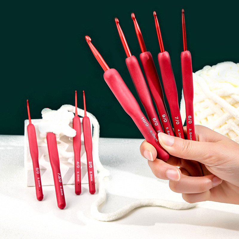 Ar rokām darināts silikona tamboradatu komplekts mīksts mājas adīšanas roktura dūriens šūšanas rīka adatas alumīnija sakausējuma rokturis DIY Ergonomisks