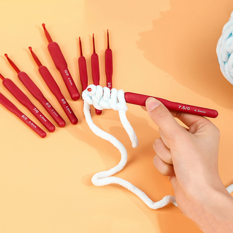 Ar rokām darināts silikona tamboradatu komplekts mīksts mājas adīšanas roktura dūriens šūšanas rīka adatas alumīnija sakausējuma rokturis DIY Ergonomisks