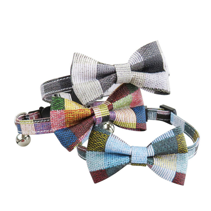 Macskanyakörv csokornyakkendővel, biztonsági kockás PU bőr állítható cicanyakörv, csengő vagy kiskutya kis házi kedvencek mindennapi esküvői party