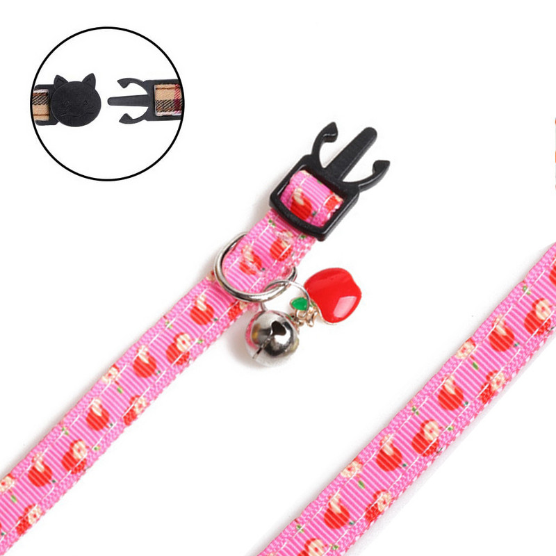 Kaķu kaklasiksna Breakaway ar zvaniņu un jauki kulonu augļu raksti, regulējami drošības kaķēnu kaklasiksnas kaķēniem mājdzīvniekiem maziem suņiem