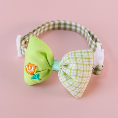 Kaķa kakla siksna ar jauku tauriņu un zvaniņu atdalāmu rūtainu ziedu kaķēnam, regulējama drošības kaķenes kaklasiksna maziem mājdzīvniekiem