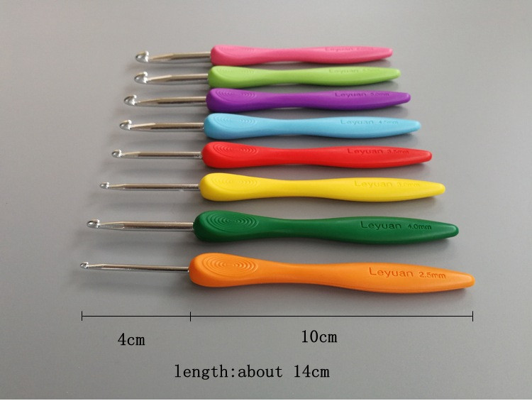 Kudumisvarda kudumistööriistad Heegelnõela komplekt 2,5-6,0mm 8tk/komplekt Alumiiniumist ergonoomilised värvilise pehme kummiga heegelnõelad G