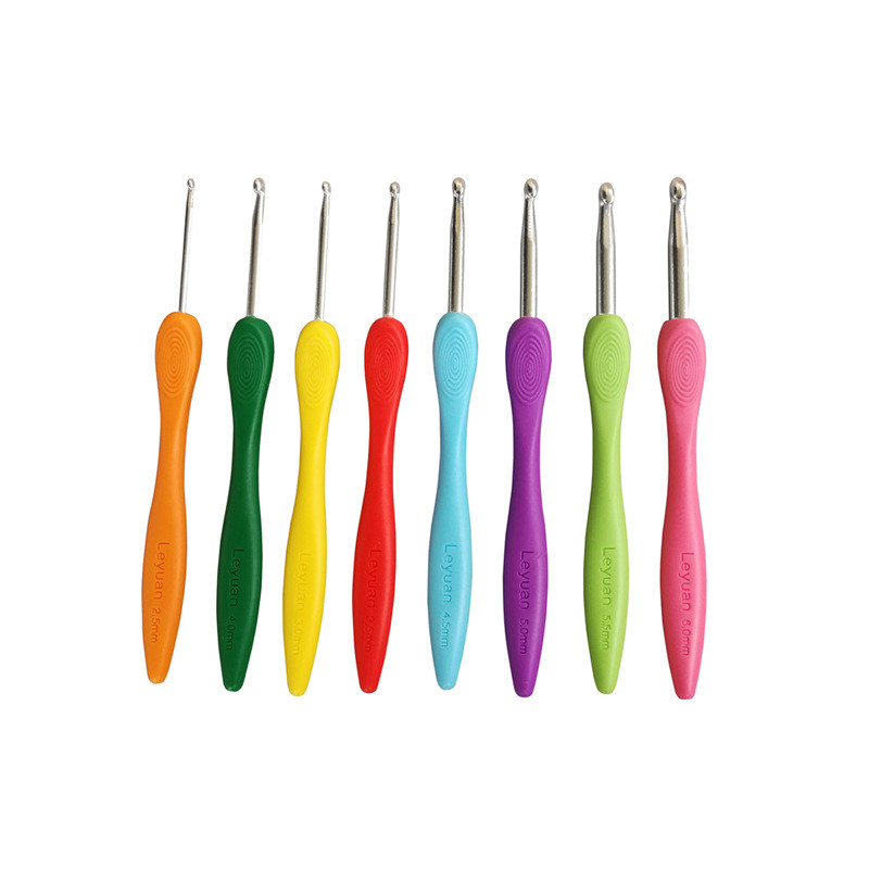 Kudumisvarda kudumistööriistad Heegelnõela komplekt 2,5-6,0mm 8tk/komplekt Alumiiniumist ergonoomilised värvilise pehme kummiga heegelnõelad G