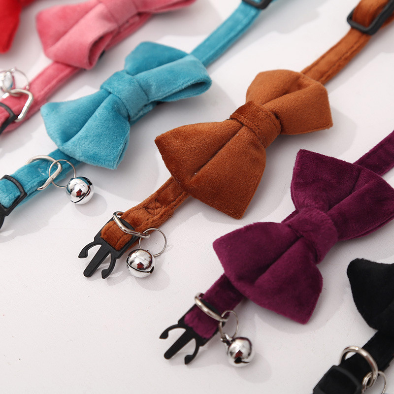 Samta kaķa kaklasiksna vienkrāsains tauriņš kucēnu čivavas kaklarota ar regulējamu zvaniņu drošības sprādzi Kaķiem tauriņš Mājdzīvnieku aksesuāri