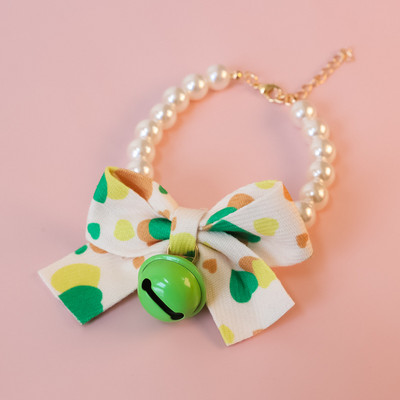 Kaķa kaklasiksna Mājdzīvnieku pērļu kaklarota Rotaslietas Kaķu apkakles loks ar zvana gredzenu kaķiem kucēns mazs suns Foto rekvizīti Dekors Mājdzīvnieki Aksesuāri