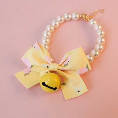 Kaķa kaklasiksna Mājdzīvnieku pērļu kaklarota Rotaslietas Kaķu apkakles loks ar zvana gredzenu kaķiem kucēns mazs suns Foto rekvizīti Dekors Mājdzīvnieki Aksesuāri