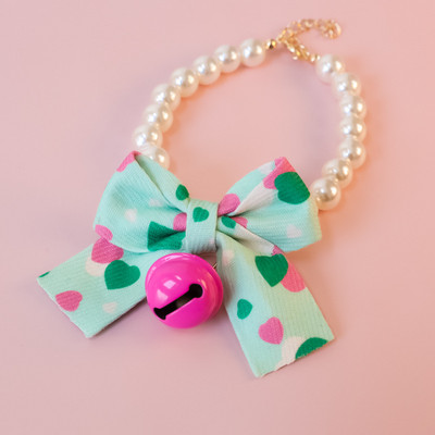 Kaķa kaklasiksna Mājdzīvnieku pērļu kaklarota Rotaslietas Kaķu apkakles loks ar zvana gredzenu kaķiem kucēns mazs suns Foto rekvizīti Dekors Mājdzīvnieki Aksesuāri