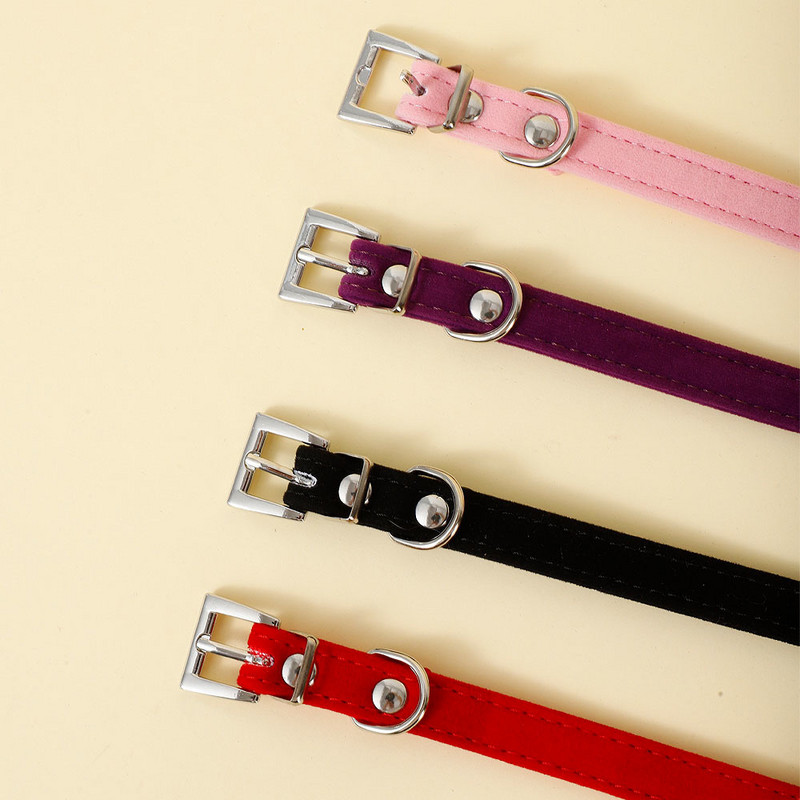 Mīksta samta kaķa kaklasiksna ar zelta zvaniņiem tauriņš Ziemassvētku apkakle kaķim mazam sunim kaķēnu aksesuāri kucēnu kaklarota čivava