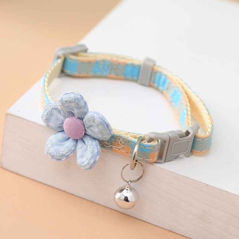 Színes virággal állítható kisállat nyakörv Nap Kutyák Macska Nyakörv Harangvirággal Cica Kölyök Nyaklánc Macska Kiegészítők Kisállatkellékek