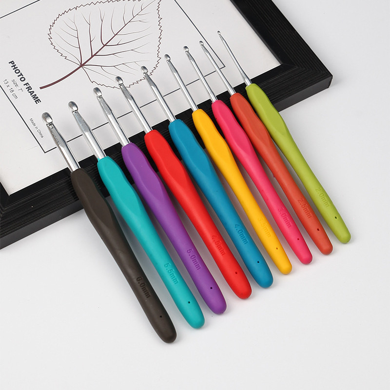 1gab. Krāsains, mīksts rokturis Adīšanas tamboradatas 2-10 mm šūšanas austām tamboradatas DIY Trikotāžas Amatniecības Lelles Dzijas Adatu Instruments