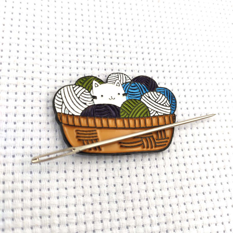 Mágneses tűsegéd keresztszemes hímzésekhez Aranyos macskafonal golyók varrótű mágnestartó kereső hímzőtű dadatartó