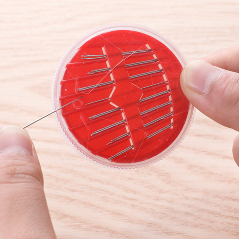 Komplektā 27 šūšanas komplekti, tostarp adatas diegu mērs Šķērveida vītnes šūšanas rīka piederumi, rāvējslēdzēja soma mājas pieaugušajiem TS2