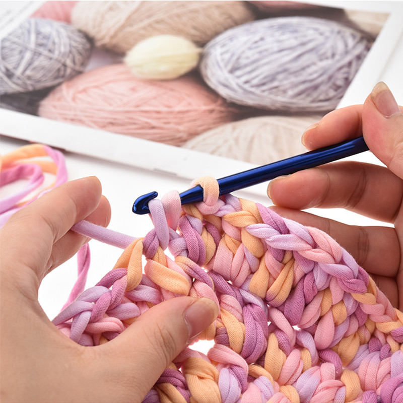 DIY Knit Tool Alumīnija oksīda šūti tamborēti divi vienā metāla adata Matu pavediens Biezs izmērs Daudzfunkcionāla tamborēšanas dūriena adata