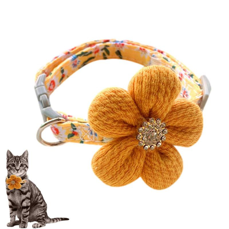Jauka kaķa apkakle ar regulējamu skaistumu, izsmalcināta mājdzīvnieka kaklasiksna ar zvaniņu suņa kaklarotu kaķēna kucēna ziedu kulonu kaķu aksesuāri