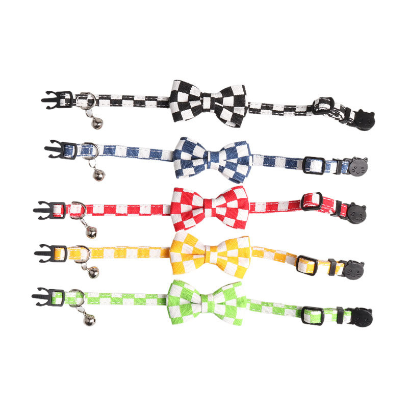 Kisállat macska nyakörvek Macska kellékek Kiegészítők Klasszikus sakktábla sakktábla macskanyakörv csokornyakkendő Bell Macskanyakörv Kisállat termékek