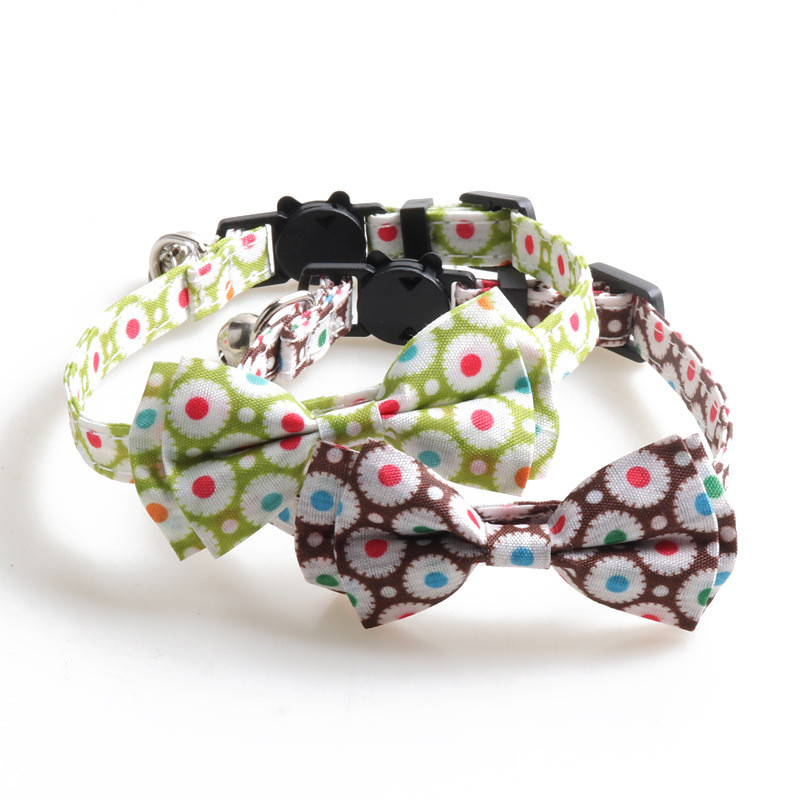 Kisállat macska nyakörvek macska kellékek Kiegészítők Halloween sorozat Szövedék Macskanyakörv Íves macskanyakörv csengővel Állítható kisállat termékek