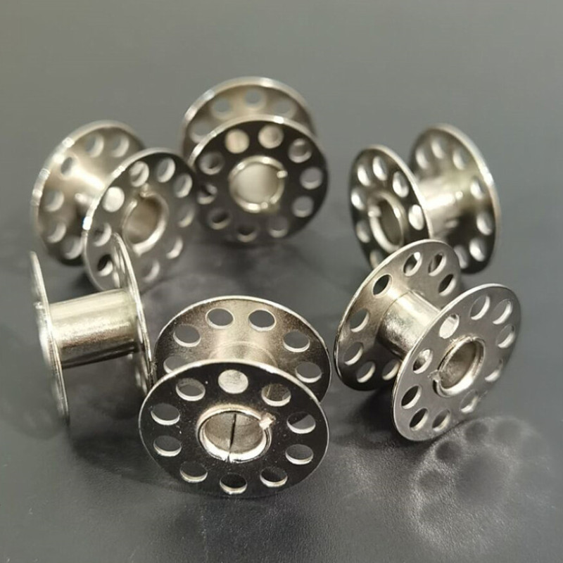 25db Varrógép Orsók Orsók Műanyag Fém Üres Orsók Orsók tokkal Tároló doboz Otthoni varrás Kiegészítők Szerszámok