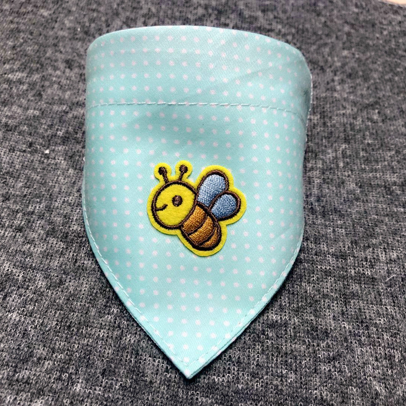 Kisállat nyakkendő Sál Kutya Nyáltörölköző Klasszikus Piros Fekete Kockás Kisállat Kutya Bandana Macska Kölyök Kendő Kisállatápolási Kiegészítők