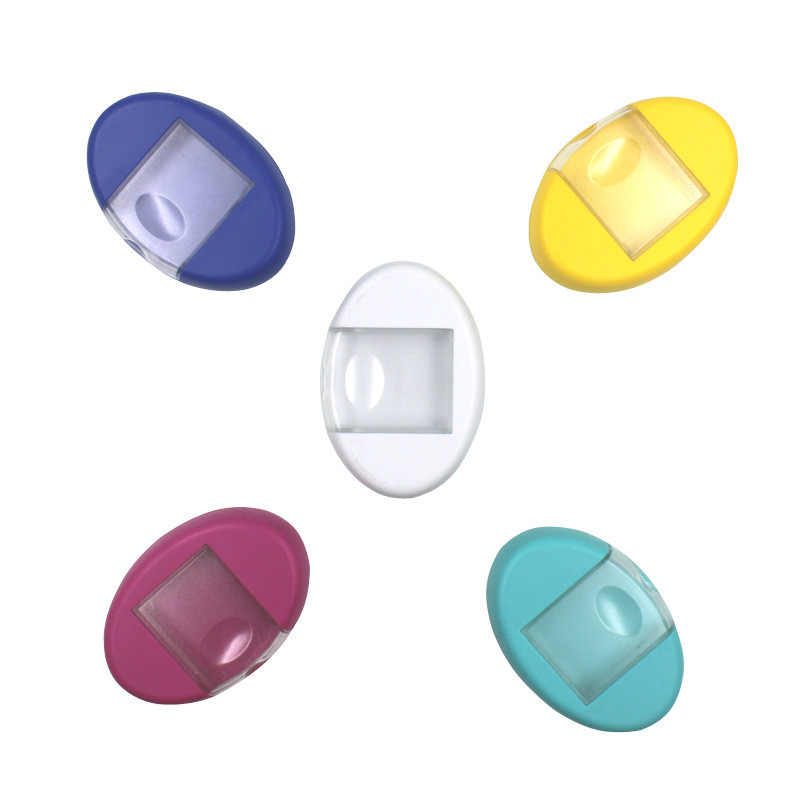 Pielāgota jaunā vācu ziemeļvalstu lentes caurspīdīgās atvilktnes ovālas formas adatas kastes magnēta šūšanas glabātuve