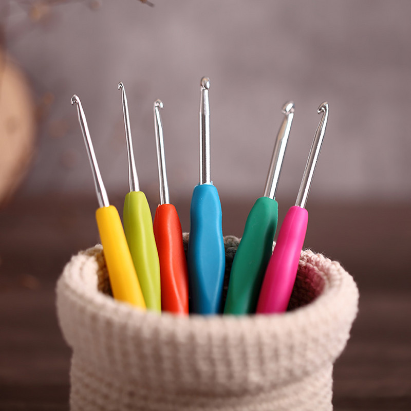 0,5-10,0 χιλιοστά Πλεκτό στο χέρι Βελονάκι σιλικόνης Πολύχρωμη λαβή Βελόνα πλεξίματος Εργονομικά Εργαλεία Ραπτικής Πλεκτής Αξεσουάρ