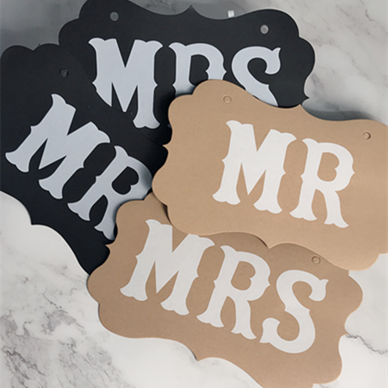 1 комплект 17X27CM Hot MR MRS Photo Booth Подпори Сватбени декорации Току-що женени Photobooth Подпори за снимки Сувенири за сватбени партита Консумативи