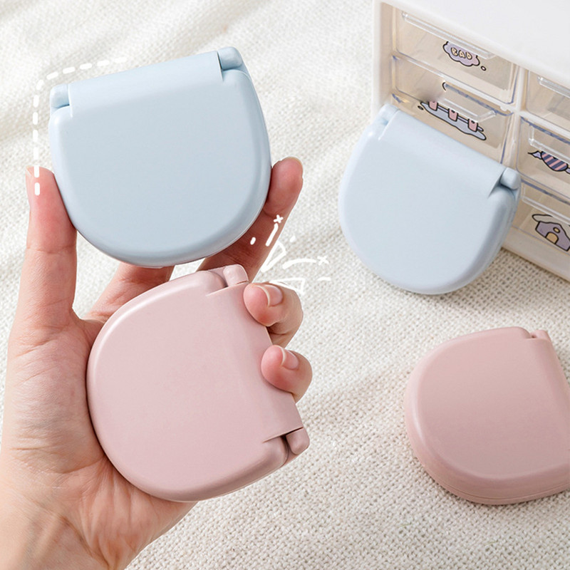 1 rinkinys Mygtukai Smeigtukai Sandėliavimo dėžutės Siuvimo dėžutė Buitinė nešiojamasis kelioninis mini siuvimo rinkinys žirklinis antpirštis adatų siūlų dėžutės rinkinys