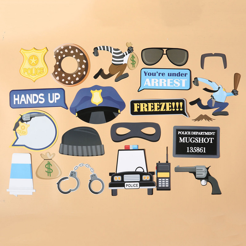 21 gab. Automašīnas rotājumu atskaņotājsNezināms policijas zaglis Foto rekvizīti Papīrs Koka