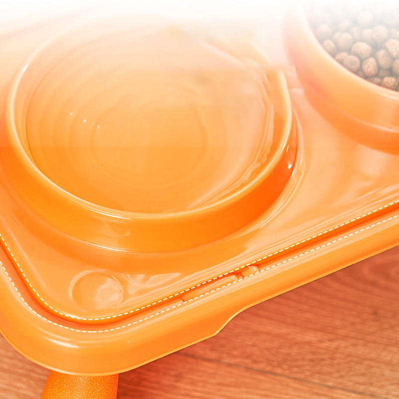 Kimpets dubultā kaķu bļoda ar paaugstinātu mājdzīvnieku ūdens barību, neslīdošu suņu bļodu, slīpuma statīvu kaķu barotavai barošanas traukam kaķēnu piederumi