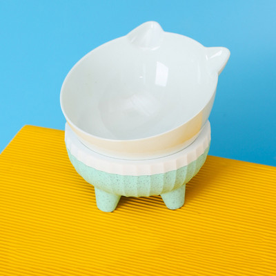 Kaķu barošanas trauks, kas pacelts, caurspīdīgs plastmasas lolojumdzīvnieku barības ūdens padeves bļoda 15 grādos noliekts dizaina kakla aizsargs kaķiem, suņiem