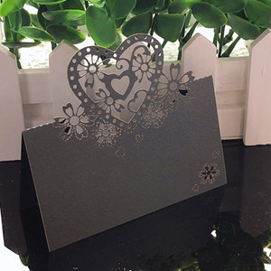10 spalvų 50 vnt Love Heart lazeriu pjaustytų vestuvių vakarėlio stalo pavadinimas Vietų kortelės Favor Decor Vestuvių dekoravimas Gimtadienio vakarėlio reikmenys
