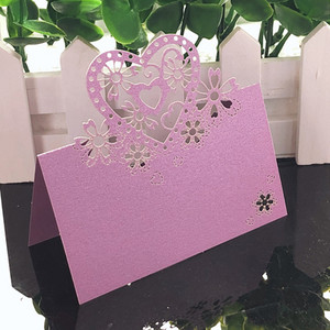 10 spalvų 50 vnt Love Heart lazeriu pjaustytų vestuvių vakarėlio stalo pavadinimas Vietų kortelės Favor Decor Vestuvių dekoravimas Gimtadienio vakarėlio reikmenys