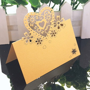 10 spalvų 50 vnt Love Heart lazeriu pjaustytų vestuvių vakarėlio stalo pavadinimas Vietų kortelės Favor Decor Vestuvių dekoravimas Gimtadienio vakarėlio reikmenys