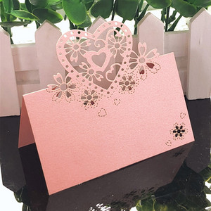 10 spalvų 50 vnt Love Heart lazeriu pjaustytų vestuvių vakarėlio stalo pavadinimas Vietų kortelės Favor Decor Vestuvių dekoravimas Gimtadienio vakarėlio reikmenys
