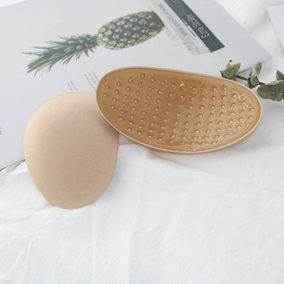 1 pár láthatatlan csúszásgátló vállpárna, kivehető, lélegző szilikon vállpárna csúszásgátló tapadó párna női férfiaknak