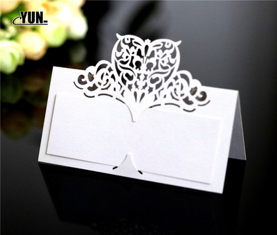 10 gab. Sēdekļa karte ar lāzeru izgriezta sirds formas galds Vārda kartīte Vietas kartīte Kāzu ballītes noformējums Labvēlības Kāzu Vietas Karte 6D