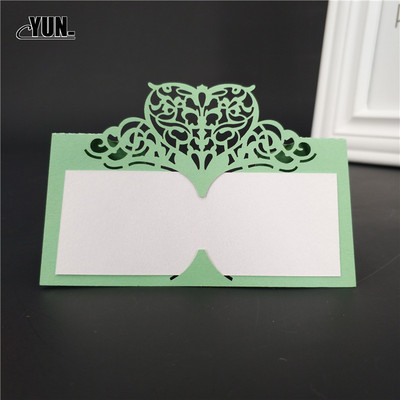 10 gab. Sēdekļa karte ar lāzeru izgriezta sirds formas galds Vārda kartīte Vietas kartīte Kāzu ballītes noformējums Labvēlības Kāzu Vietas Karte 6D