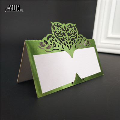 10 gab. Sēdekļa karte ar lāzeru izgriezta sirds formas galds Vārda kartīte Vietas kartīte Kāzu ballītes noformējums Labvēlības Kāzu Vietas Karte 6D