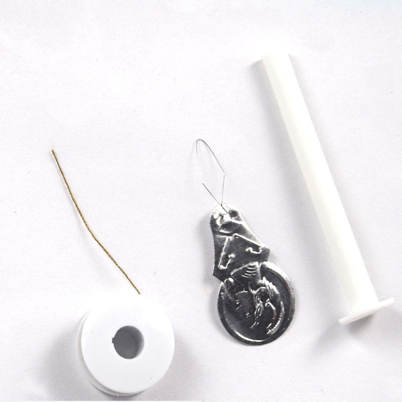 Piros mini varrógépek kézimunka Akkus kézi ruhák Hasznos hordozható varrógépek Kézimunka Eszközök Tartozékok