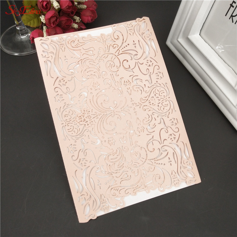 Romantikus esküvői meghívók 10 db boríték nélkül Finom faragott mintás születésnapi parti dekoráció Fénytelenítő papírkártyák 7ZSH073