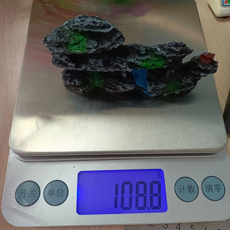 Dirbtiniai alpinariumo papuošalai, dervos amatai, maketavimo reikmenys, akvariumo rezervuarai, kraštovaizdžio dekoravimo priedai