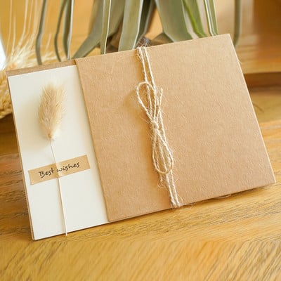 Kraftpapīra kaltētu ziedu apsveikuma kartīte Retro radoša DIY rokām darināta dāvana Valentīna dienai kāzu ielūguma apsveikuma kartīte