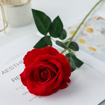 5 buc Buchet de flori artificiale Trandafiri de mătase frumoși Decor de masă de nuntă pentru acasă Aranjați plante false Cadou de Ziua Îndrăgostiților