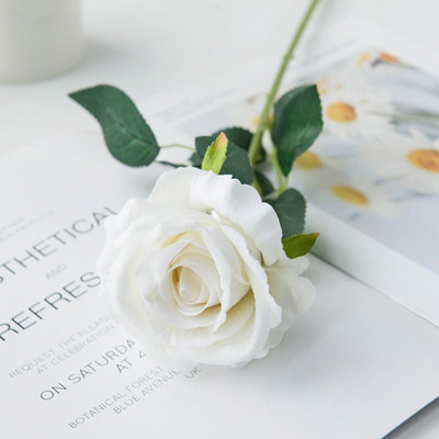 5 buc Buchet de flori artificiale Trandafiri de mătase frumoși Decor de masă de nuntă pentru acasă Aranjați plante false Cadou de Ziua Îndrăgostiților