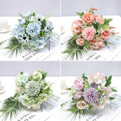 1 hunnik kunstlilli, erinevad siidist roosikimbud, hortensia pojeng, vanaaegne pruut võltslilli käes, perepulmad
