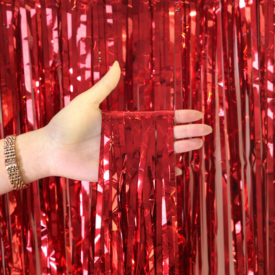 Esküvői party dekoráció Szerelem szív esőfüggöny A házassági ajánlat háttere a parti jelenetet mutatja A színes függöny