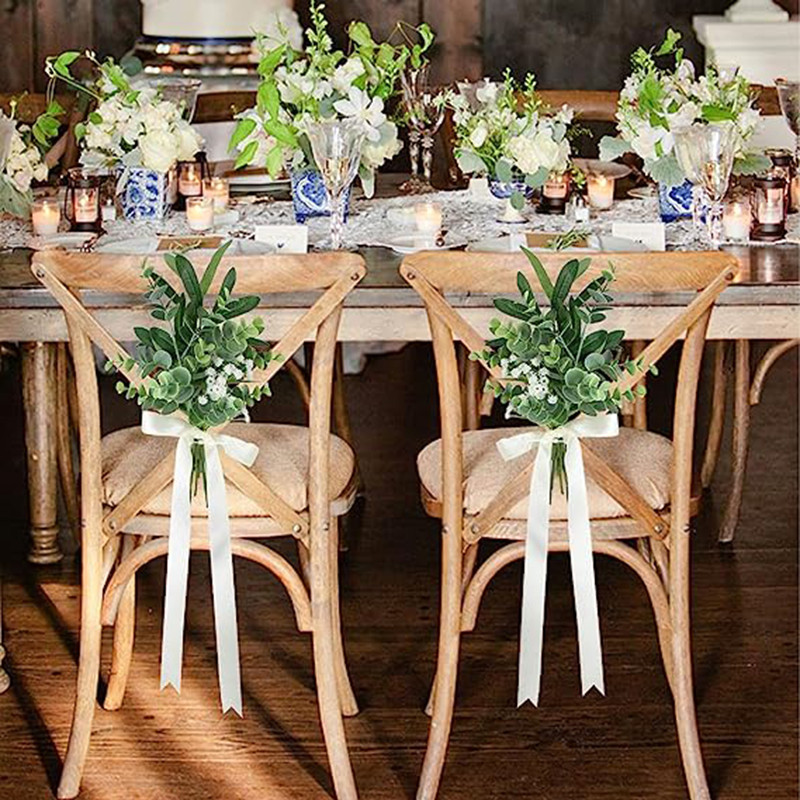 Esküvői folyosó székdíszek templomi pad pad masni a ceremónia partira Fehér baba lehelet eukaliptusz olajbogyó levelek virágok