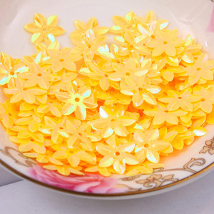 Jauktas krāsas 15 mm Ziedu formas PVC vaļīgi vizuļi Glitter Pailletes nagu mākslas manikīram šūšanai kāzu dekorēšanai konfeti 10g