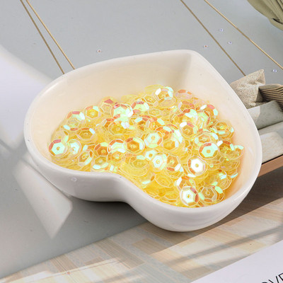 10g/tétel Új színek 4mm/5mm/6mm/8mm flitter PVC kerek csésze flitterek Paillettes varrás Esküvői kézművesség, női ruházati kiegészítők